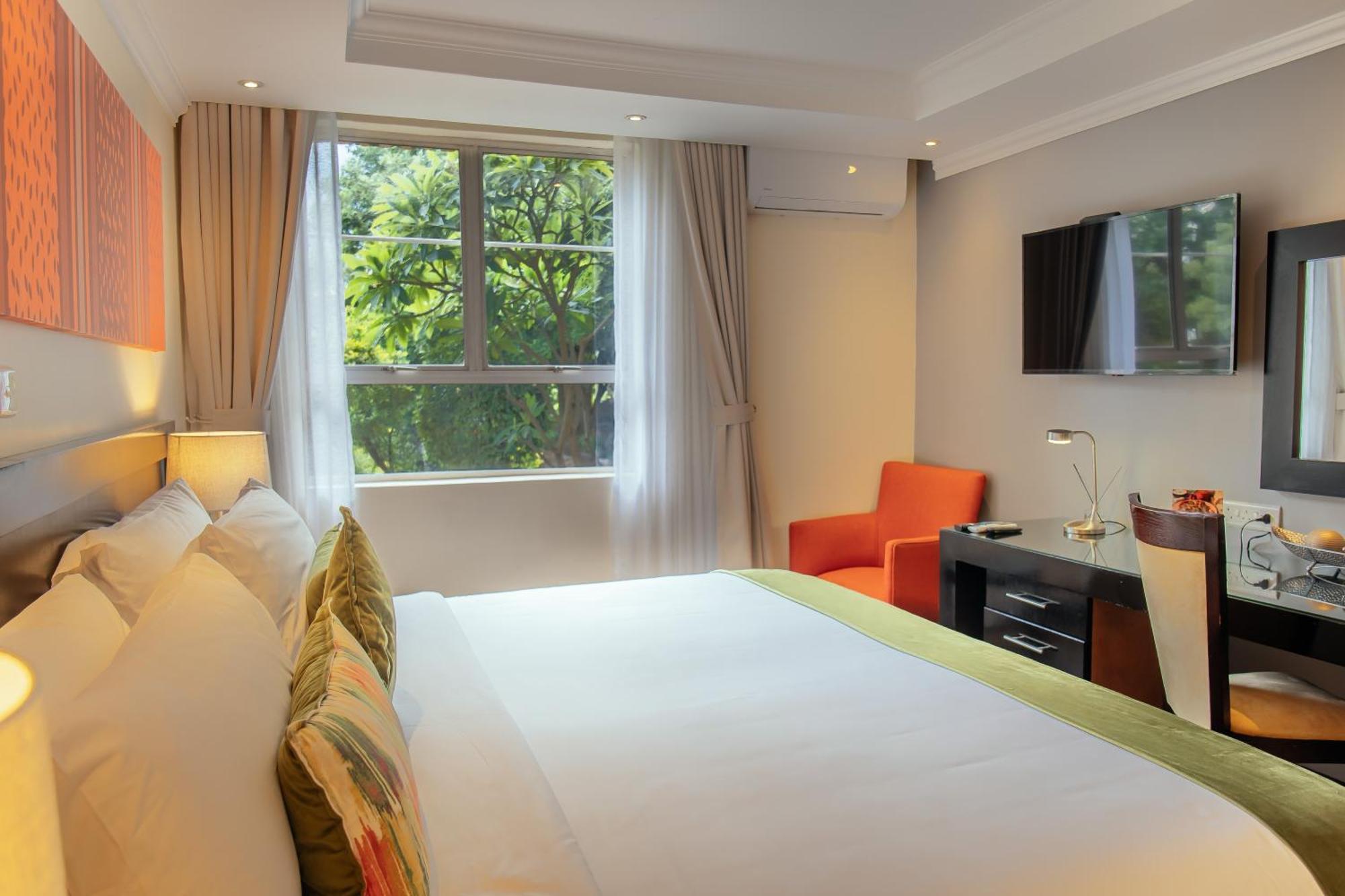 เครสต้า ลอดจ์ โฮเต็ล Hotel กาโบโรเน ภายนอก รูปภาพ